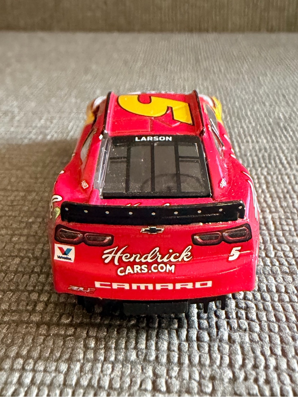 NASCAR Kyle Larson - Picture 4 of 6